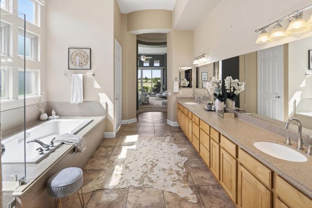 700 Canyon Oak Ln, Lincoln, CA 95648