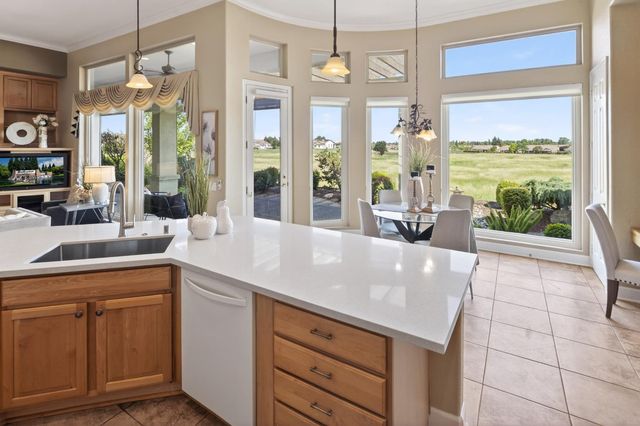 700 Canyon Oak Ln, Lincoln, CA 95648