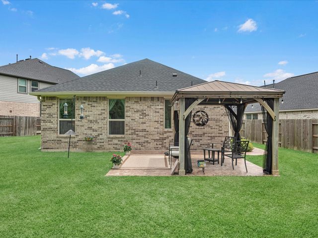 35472 Woodtrace Circle, Pinehurst, TX 77362