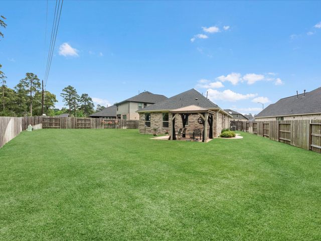 35472 Woodtrace Circle, Pinehurst, TX 77362
