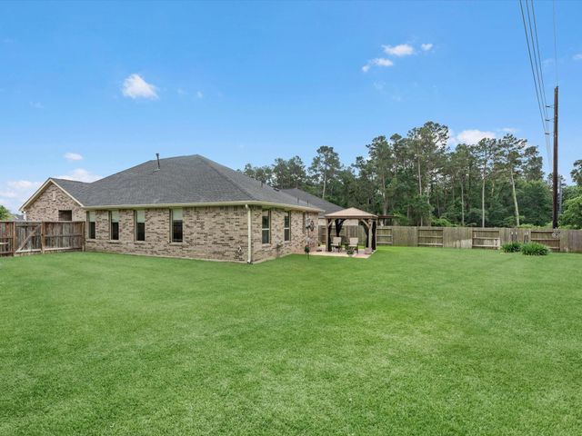 35472 Woodtrace Circle, Pinehurst, TX 77362