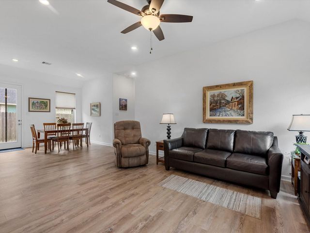 35472 Woodtrace Circle, Pinehurst, TX 77362