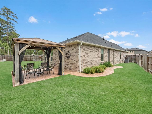 35472 Woodtrace Circle, Pinehurst, TX 77362