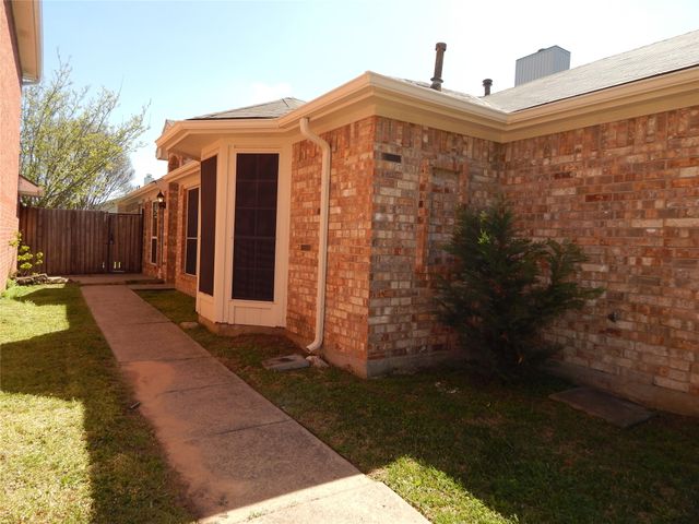 5204 Welbeck Court, Garland, TX 75043