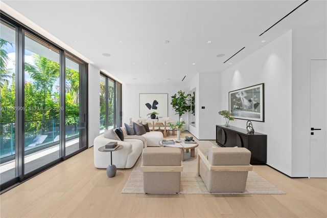 291 Palm Ave, Miami Beach, FL 33139