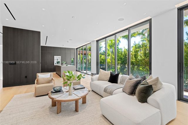 291 Palm Ave, Miami Beach, FL 33139