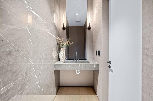 291 Palm Ave, Miami Beach, FL 33139