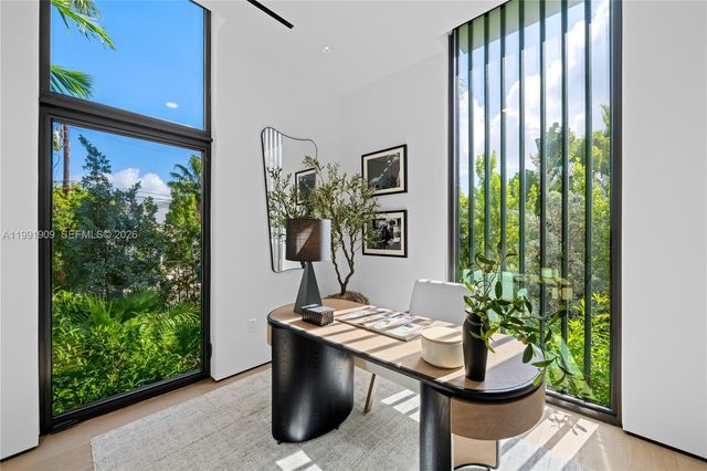 291 Palm Ave, Miami Beach, FL 33139