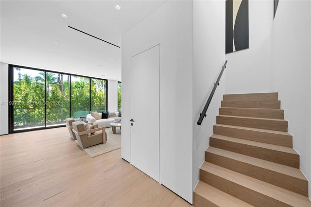 291 Palm Ave, Miami Beach, FL 33139