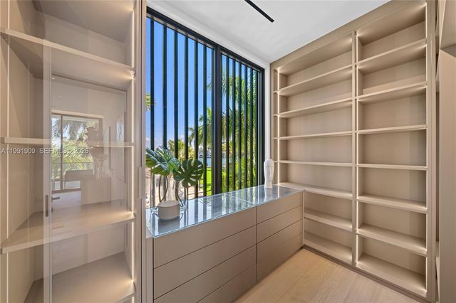 291 Palm Ave, Miami Beach, FL 33139