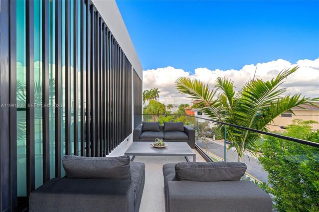 291 Palm Ave, Miami Beach, FL 33139