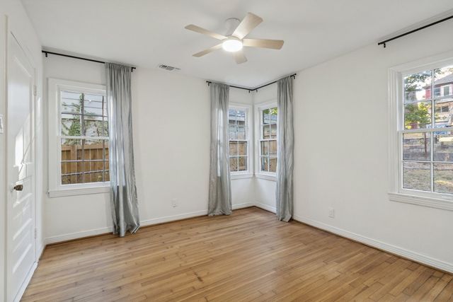 6815 E Grand Avenue, Dallas, TX 75223