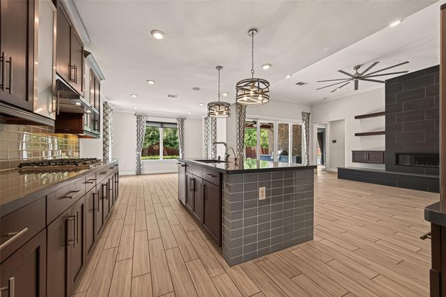 51 Scepter Ridge, Sugar Land, TX 77498