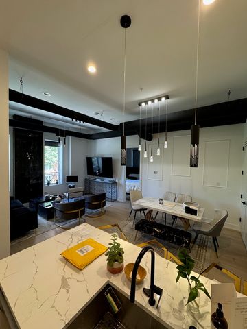 77 W Chestnut Street 3B, Chicago, IL 60610