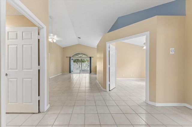103 Saddle Trail, Royal Palm Beach, FL 33411