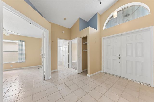 103 Saddle Trail, Royal Palm Beach, FL 33411