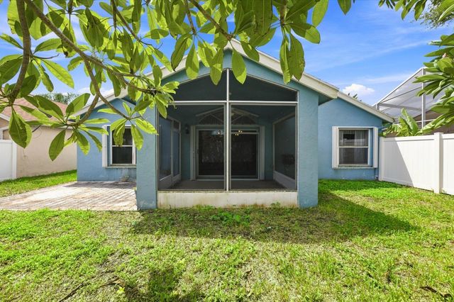 103 Saddle Trail, Royal Palm Beach, FL 33411