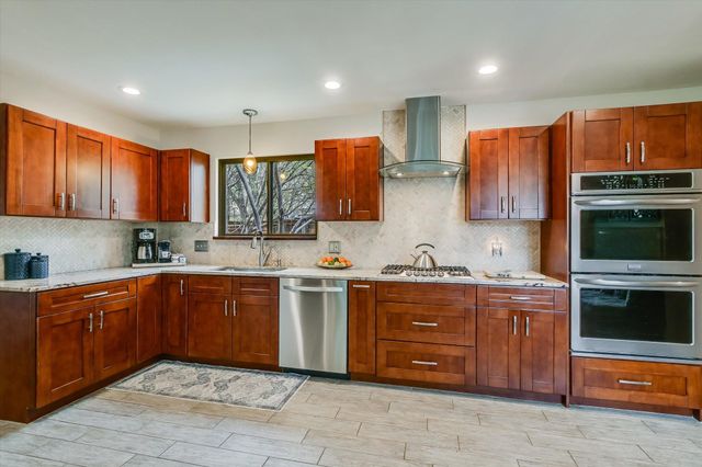 7009 Danwood DR, Austin, TX 78759