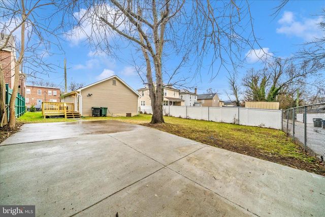 1015 48TH PL NE, Washington, DC 20019