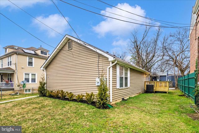 1015 48TH PL NE, Washington, DC 20019