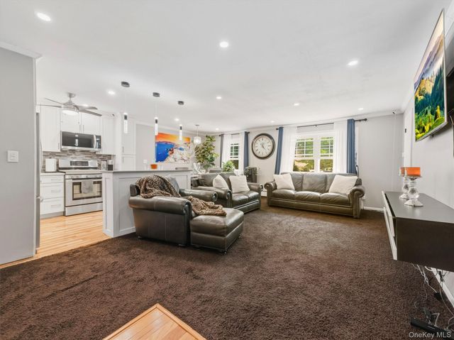 316 Parkside Drive 316, Suffern, NY 10901