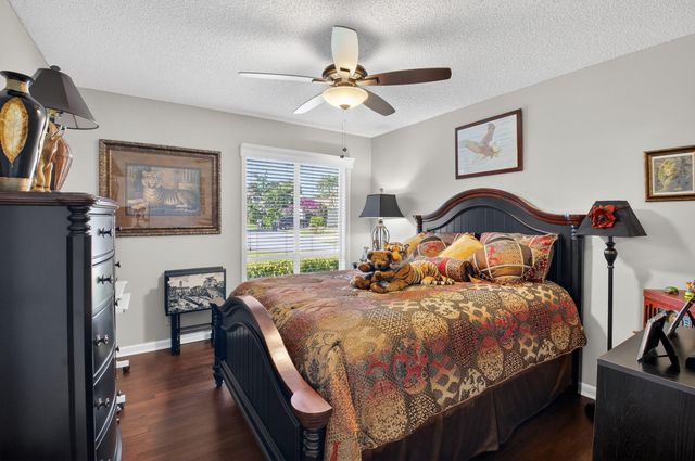 5743 Lakeview Mews Circle, Boynton Beach, FL 33437