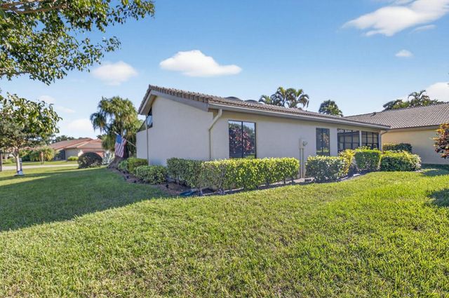 5743 Lakeview Mews Circle, Boynton Beach, FL 33437