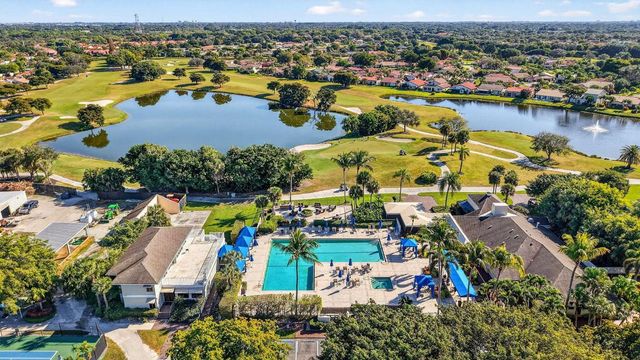 5743 Lakeview Mews Circle, Boynton Beach, FL 33437