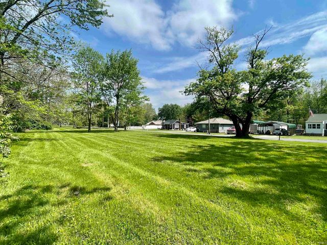 W Cornbread Road, Yorktown, IN 47396