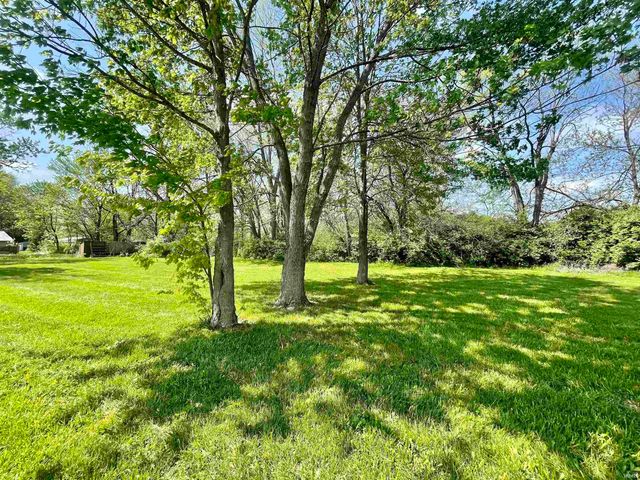 W Cornbread Road, Yorktown, IN 47396