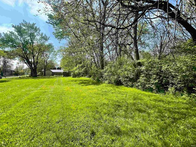 W Cornbread Road, Yorktown, IN 47396