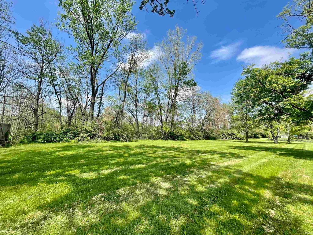 W Cornbread Road, Yorktown, IN 47396