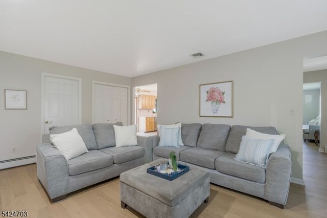 9 Liberty Rd, Bernardsville Boro, NJ 07924