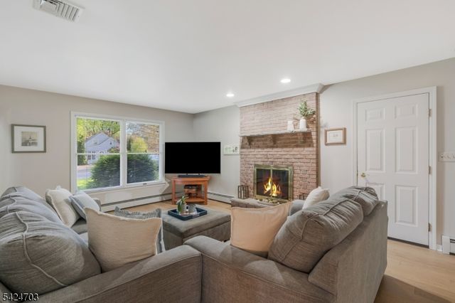 9 Liberty Rd, Bernardsville Boro, NJ 07924