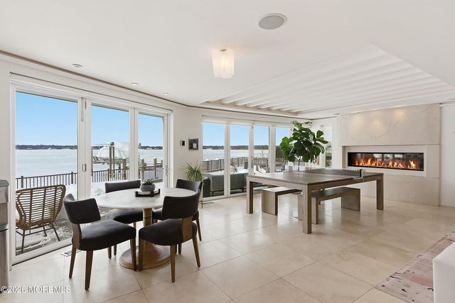 7 Circle Drive, Monmouth Beach, NJ 07750