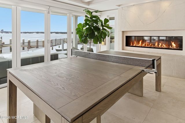 7 Circle Drive, Monmouth Beach, NJ 07750