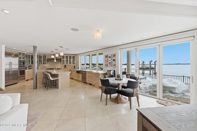 7 Circle Drive, Monmouth Beach, NJ 07750