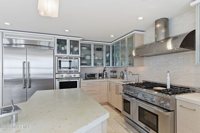 7 Circle Drive, Monmouth Beach, NJ 07750