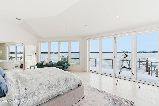 7 Circle Drive, Monmouth Beach, NJ 07750