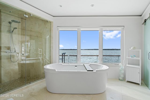 7 Circle Drive, Monmouth Beach, NJ 07750