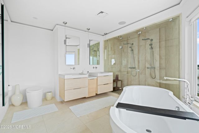 7 Circle Drive, Monmouth Beach, NJ 07750