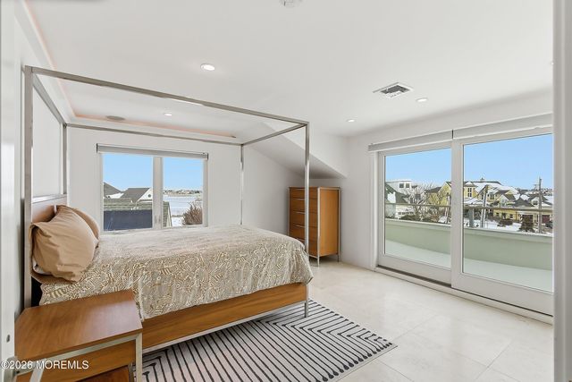 7 Circle Drive, Monmouth Beach, NJ 07750