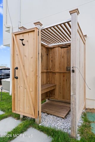 7 Circle Drive, Monmouth Beach, NJ 07750