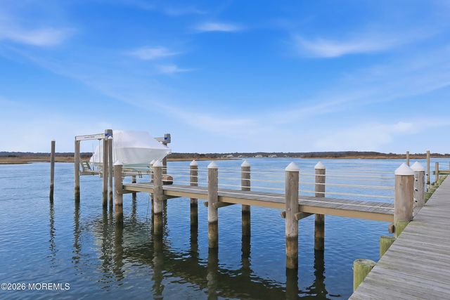 7 Circle Drive, Monmouth Beach, NJ 07750