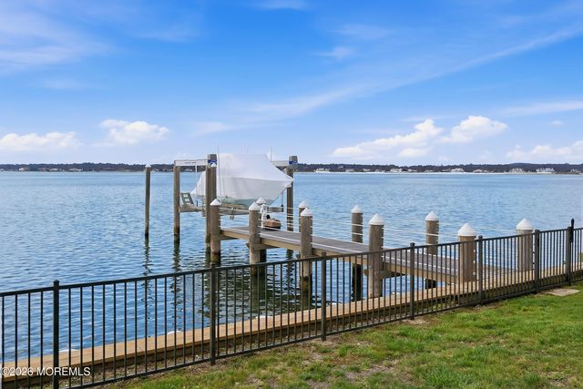 7 Circle Drive, Monmouth Beach, NJ 07750