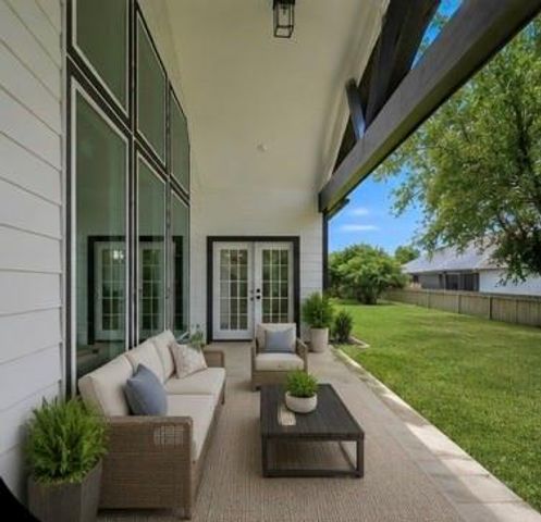 101 Bermuda Circle, Montgomery, TX 77356