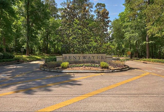 101 Bermuda Circle, Montgomery, TX 77356