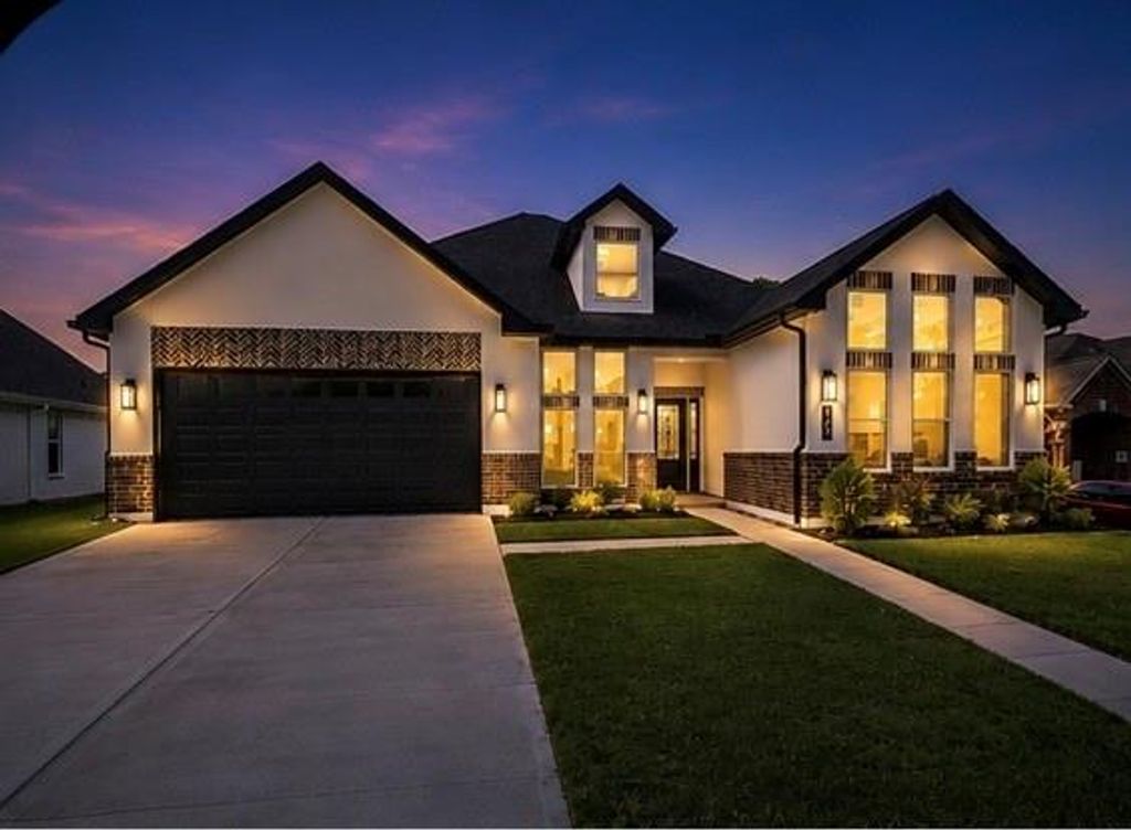 101 Bermuda Circle, Montgomery, TX 77356