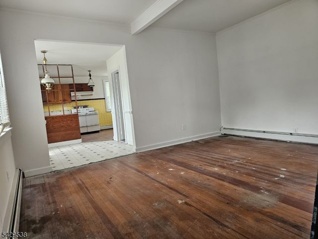 34 Walnut Ave, Pompton Lakes Boro, NJ 07442