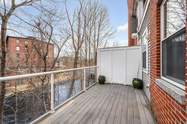 1732 Main Street 205, Concord, MA 01742